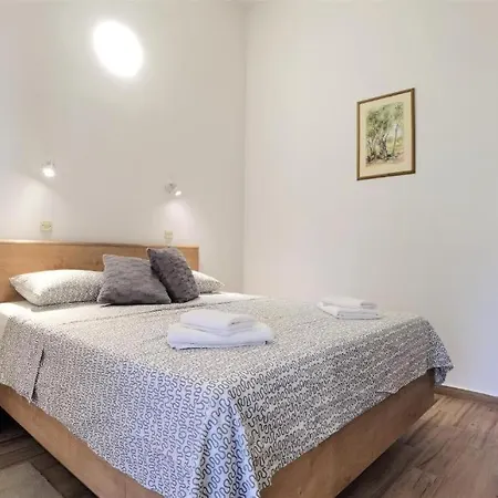 Apartamento Kiwi 2 *